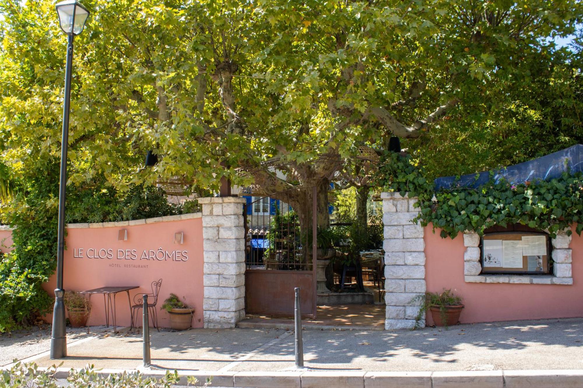 Le Clos Des Aromes 3* Cassis