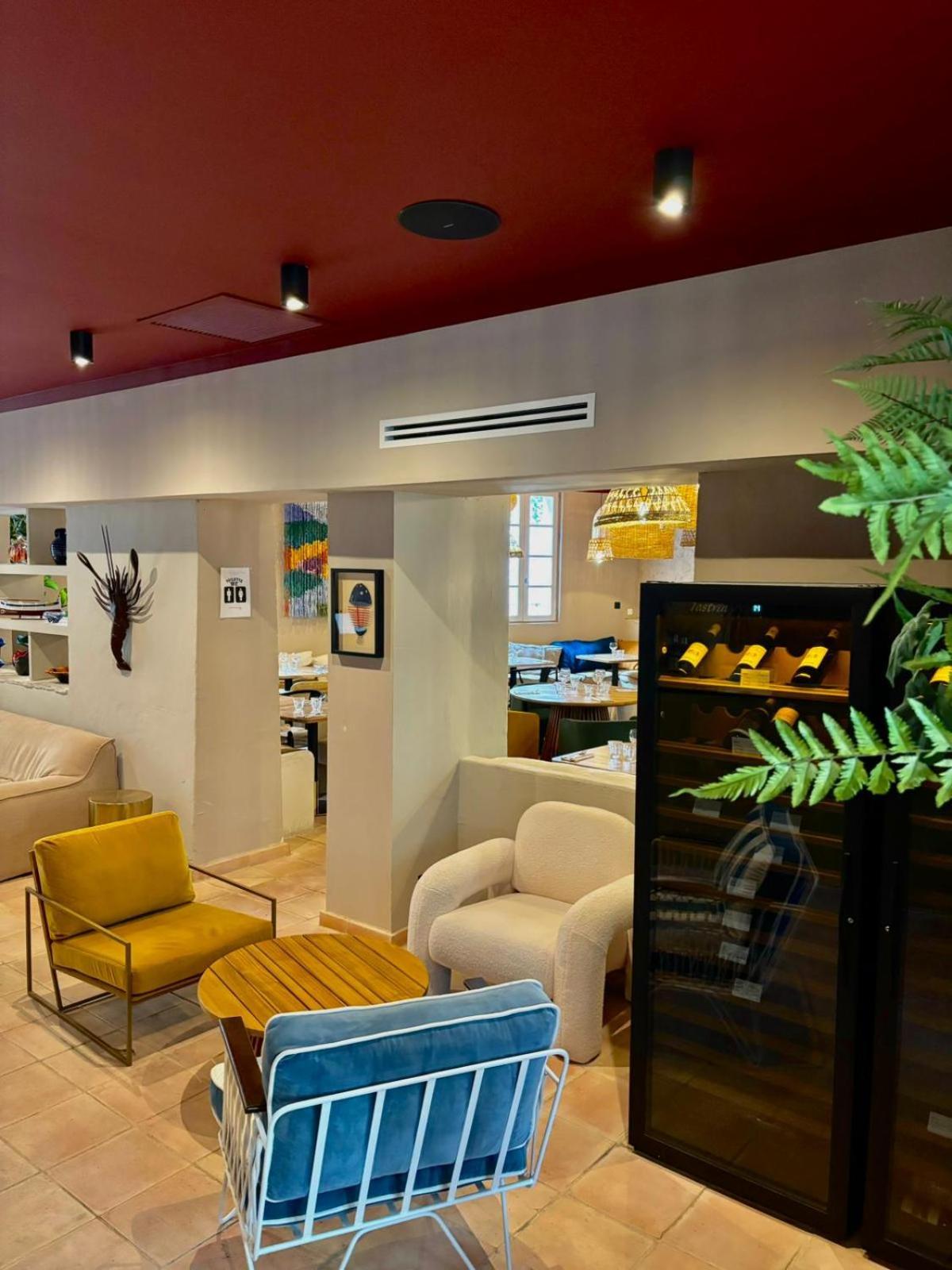 Le Clos Des Aromes Hotel