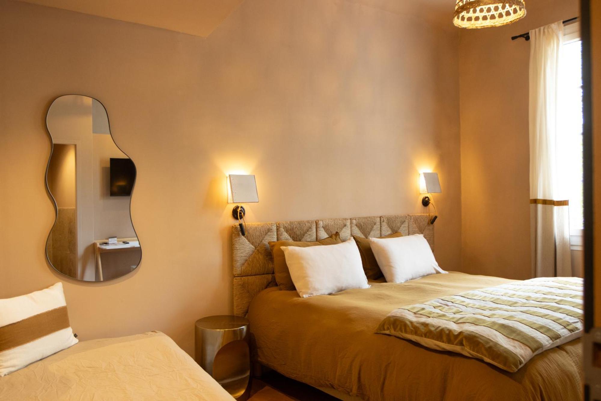 Hotel Le Clos Des Aromes 3*