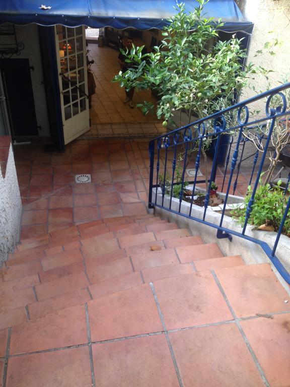 Le Clos Des Aromes 3* Cassis