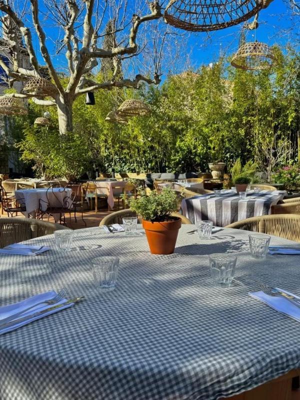 Le Clos Des Arômes 3* Cassis